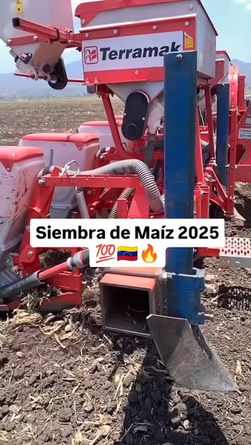 Sembradora en un campo de Guárico durante la siembra de maíz 2025